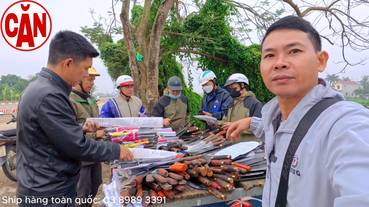 Bán dao mà khách mua đông quá các bác ạ