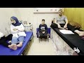 أفراد من عائلة ياسر ديب ينتظرون العلاج خارج غزة بعد إصابتهم بحروق وجروح خطيرة بقصف إسرائيلي