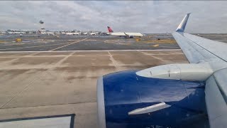 Delta 737-900ER Takeoff From New York JFK Airport