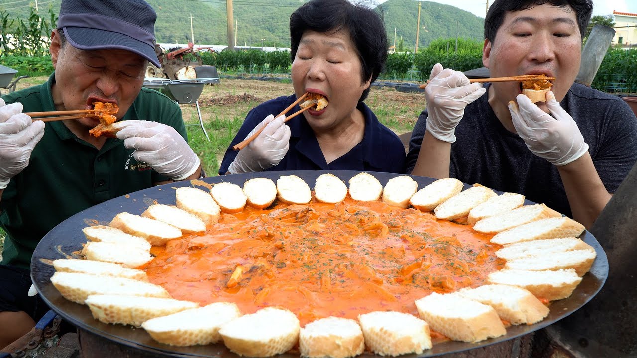 Копченая курица с соусом Роза - шоу еды Mukbang.