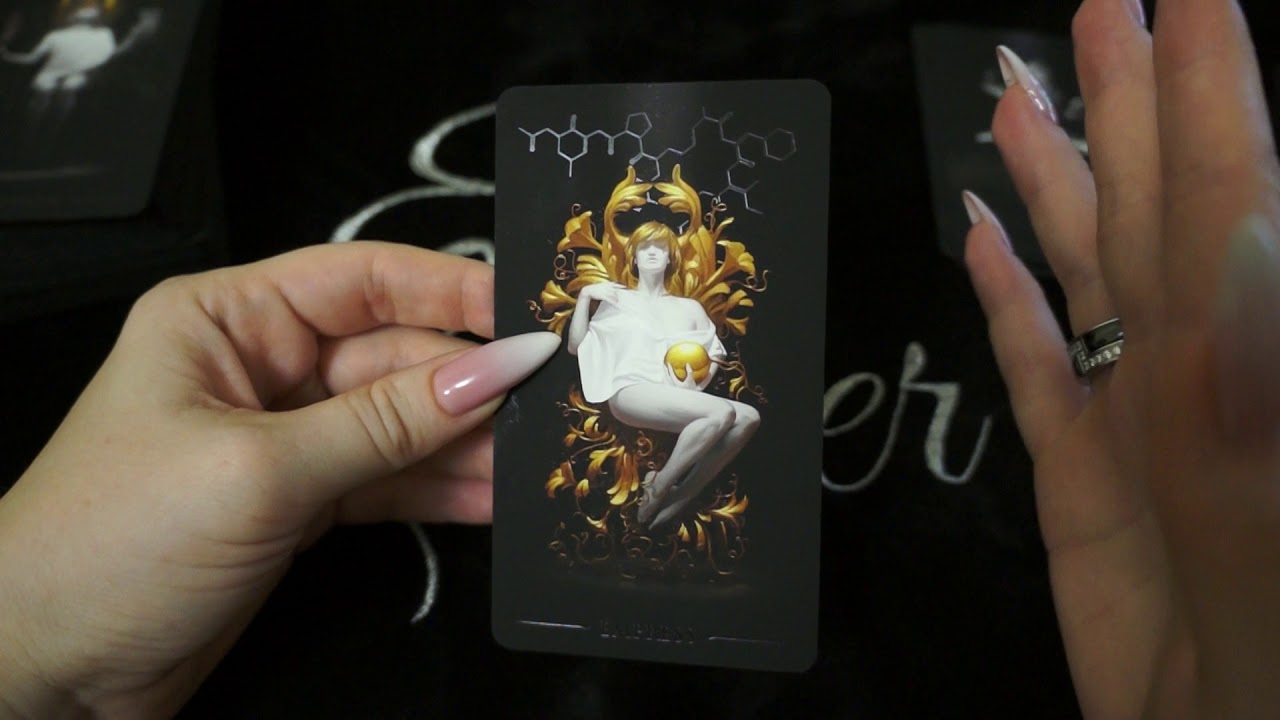 Обзор колоды "True Black Tarot"