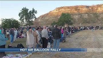 Lack of wind keeps Medora’s hot air balloons from soaring; second chance to fly on Sunday