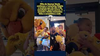Mavie conhece o Canarinho Pistola e reação encanta a web.
