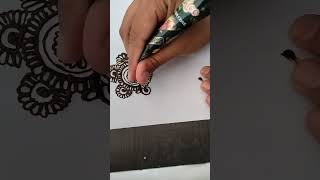 Simple Mahendi Design