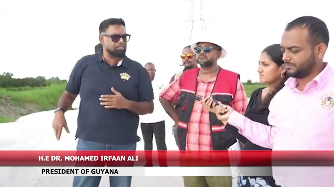 Президент Али инспектировал проект строительства автомагистрали Cornerstone и объявил о решении з...