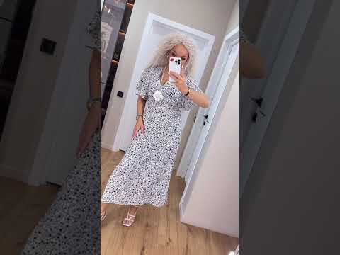 Красиве мідіплаття у квітковий принт із розрізом (Розмір 44,46,48,50,52,54), Біле, видео 1