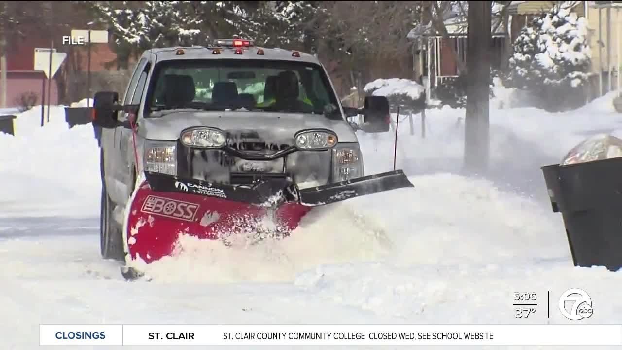 Plow crews prepare for massive snowstorm coming to metro Detroit - YouTube