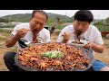 싱싱한 해물 넣어 솥뚜껑에 직접 만든 돌판 짜장면!! (Homemade Seafood Jjajangmyeon) 요리&먹방!! - Mukbang eating show