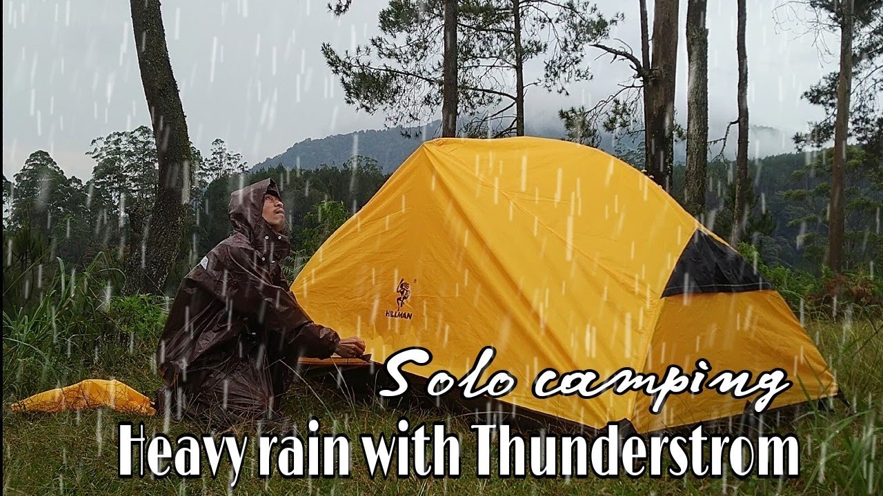 SOLO CAMPING IN HEAVY RAIN WITH THUNDERSTORM - ENJOYING A FULL MOON ...