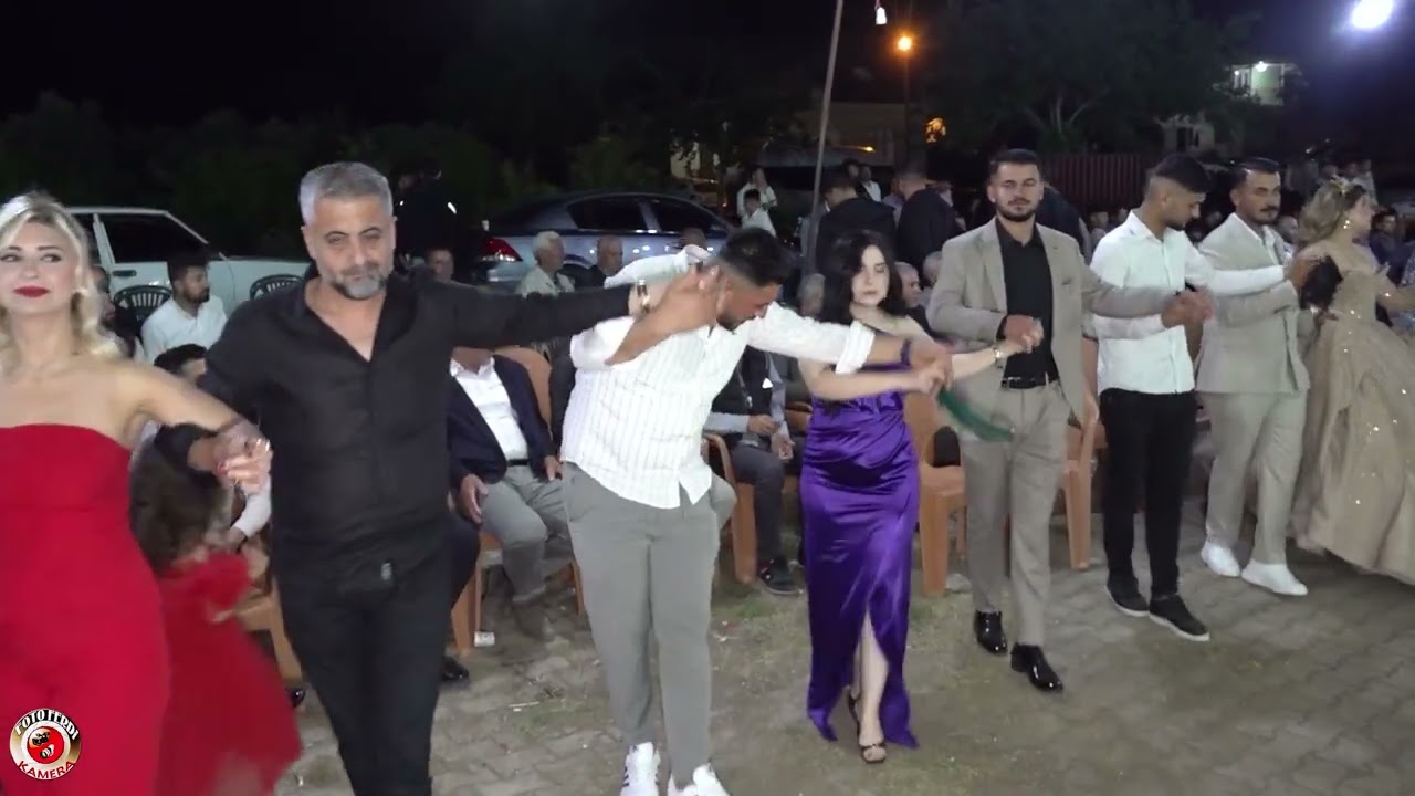 Foto Ferdi Kamera  Demirkonak köyü Koşun Ailesi Nişan merasiminden  orkestra grup şen Aktaşlı Halil