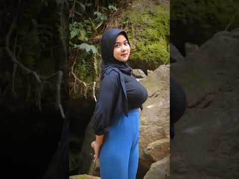 Ketat banget #hijab #cantik #jilbab #tiktok #wanitaberhijab #goyang #shorts