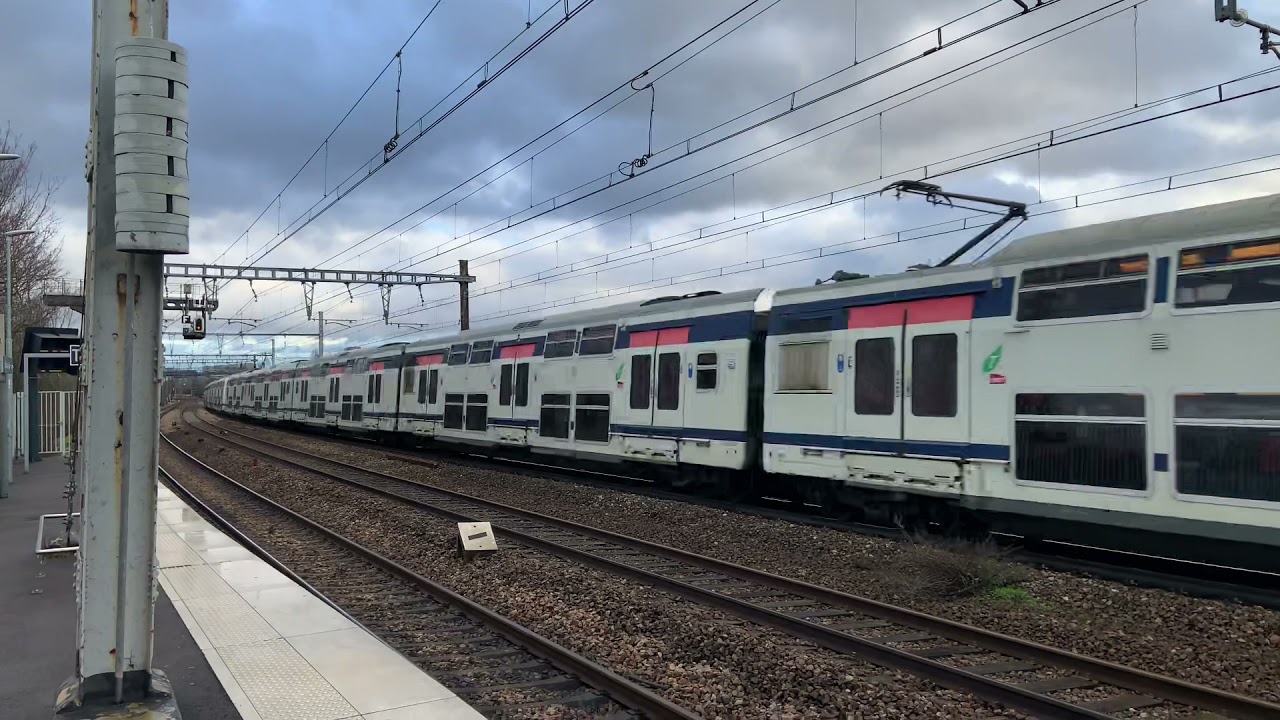 RER E MI2N sur les voies du RER C passage sans arrêt en gare de Épinay Sur Orge YouTube RER E MI2N sur les voies du RER C passage sans arrêt en gare de Épinay Sur Orge YouTube