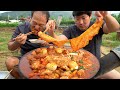 매콤한 닭볶음탕에 묵은지 넣어 만든 묵은지 닭볶음탕!! (Braised Spicy Chicken and ripe Kimchi) 요리&먹방!! - Mukbang eating show