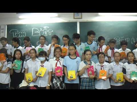 Phần thưởng cho nhiều học sinh lớp 7T12 đạt thành tích tốt trong năm học 2013 - 2014