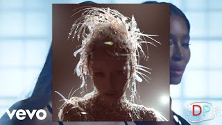 Miley Cyrus Ft. Naomi Campbell - Every Girl You've Ever Loved (Visualizer)