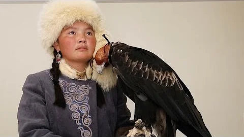 Meet Aisholpan, the 15 year old star of 'The Eagle Huntress' - DayDayNews