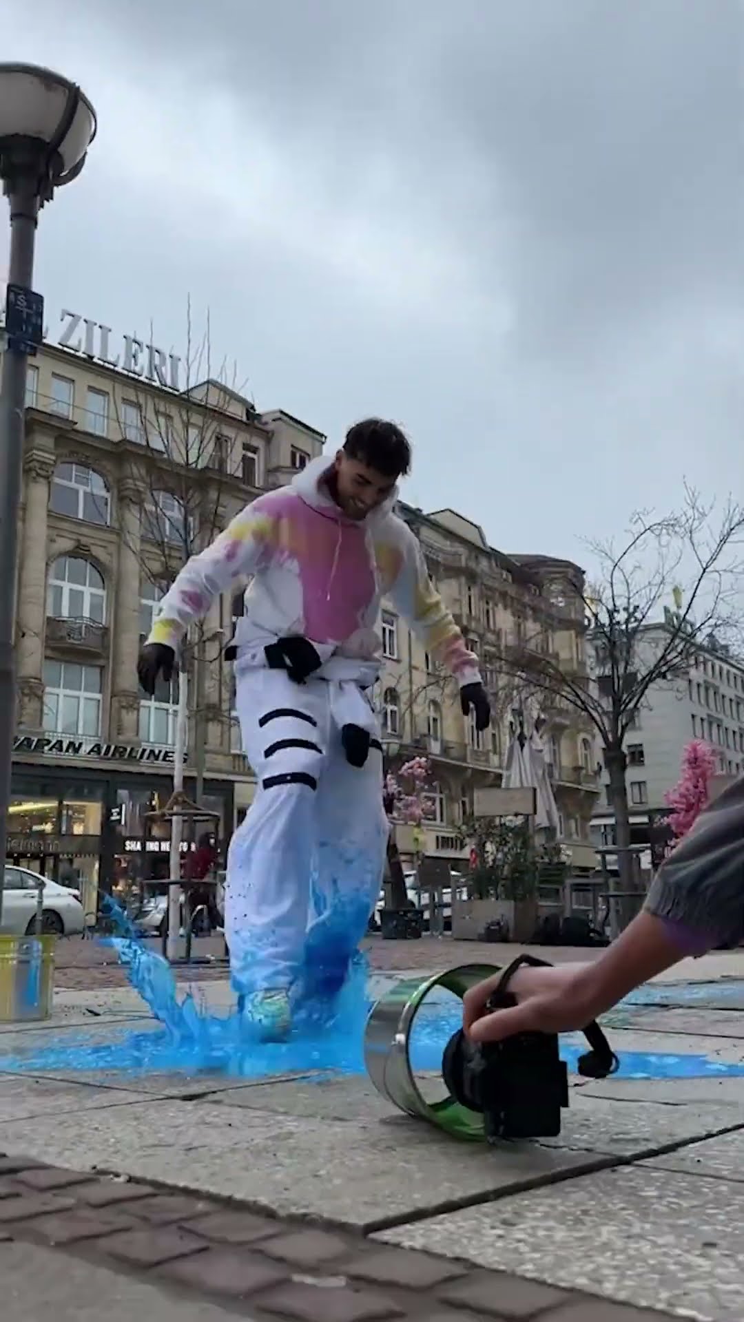 Episode X: splashing colours on the street