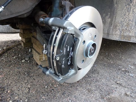 Замена передних тормозных дисков wv passat б3(replacing the front brake discs passat b3)