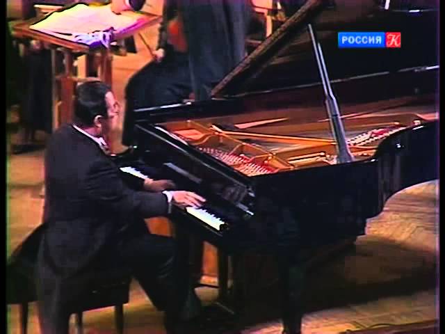 Nikolai Petrov plays Prokofiev Piano Concerto no. 2 - video 1985 class=