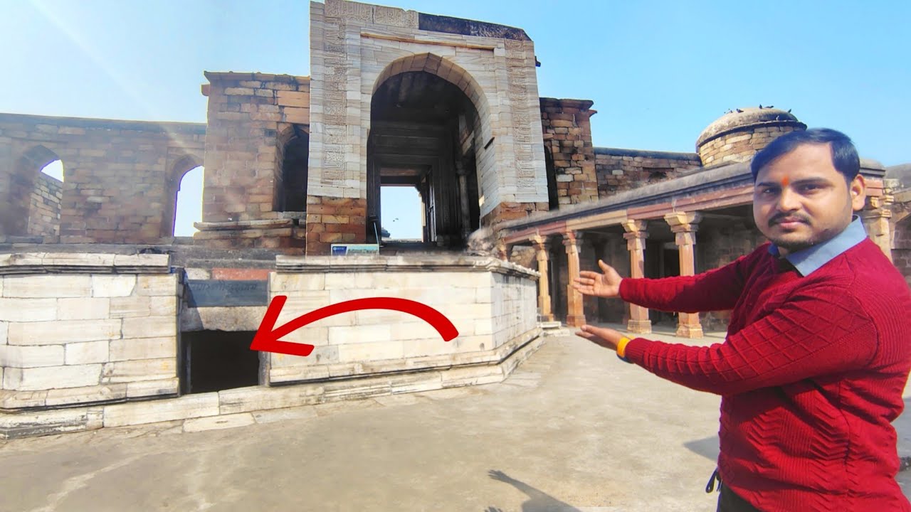 Sultan Ghari Tomb : Delhi 