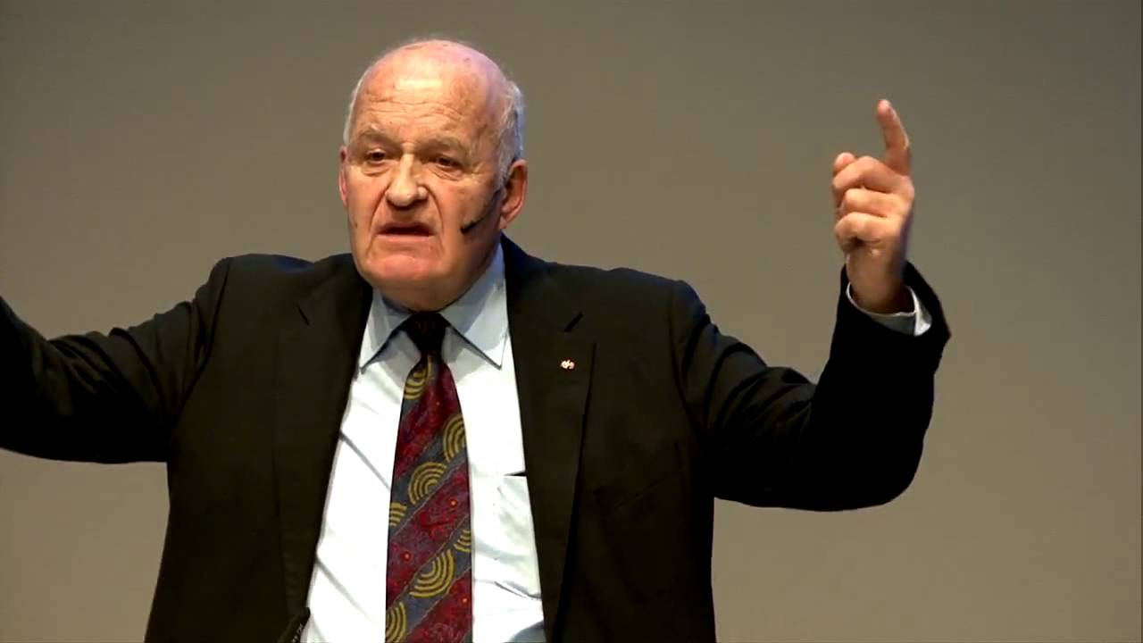 Götz W. Werner: Die Treppe muss von oben gefegt werden