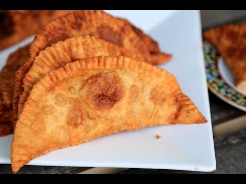 Vidéo: Chebureks Et Broussailles D'une Même Pâte