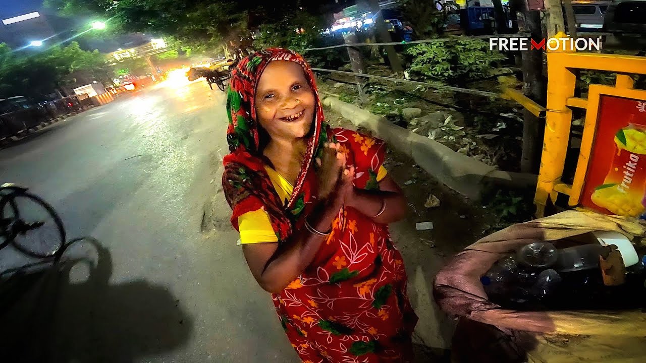 এভাবেই চলে হাজারো জীবন।