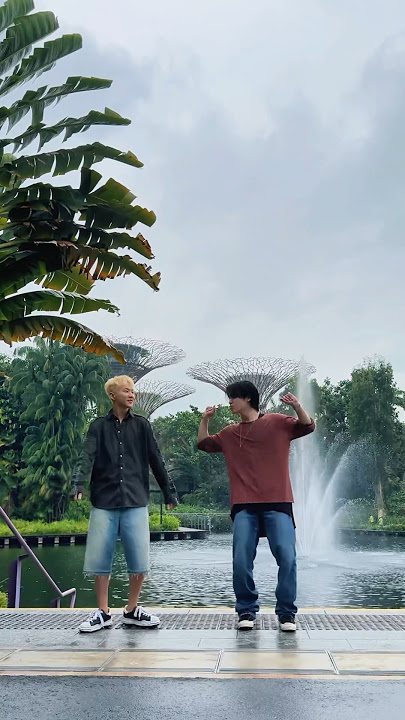 #광고 Holidays. Made in Singapore Gardens by the Bay #SEVENTEEN #visit_singapore #PassionMadePossible