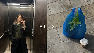 Vlog | April