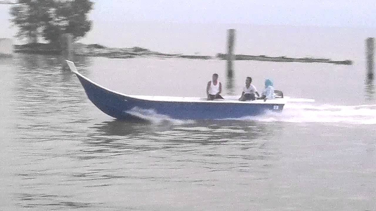 Rocket boat 24ft power 40HP.mp4 YouTube