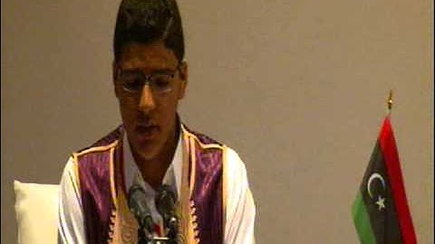 المتسابق محمد محمود الدروقي من مكتب الخمس مشارك في جانب النصف من القرآن الكريم