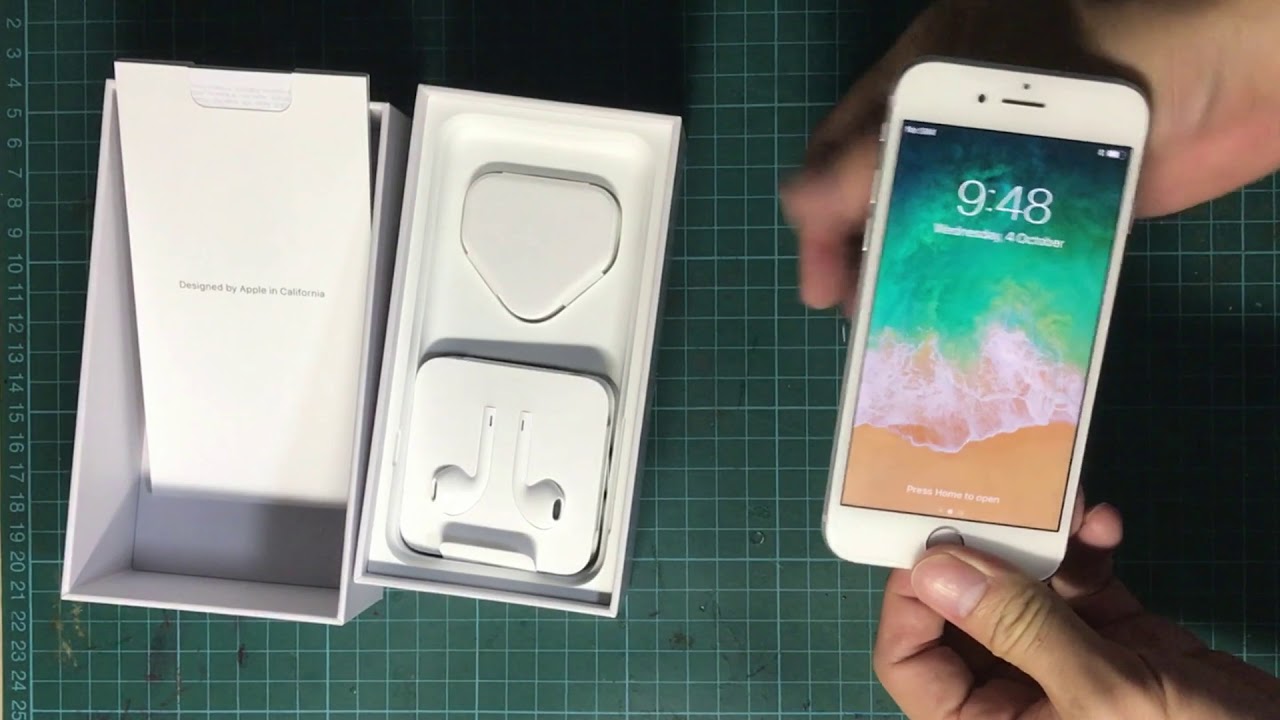 Unboxing IPhone 8 silver