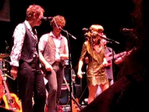 Josh Ritter & co. cover Bob Dylan's "Love Minus Ze...