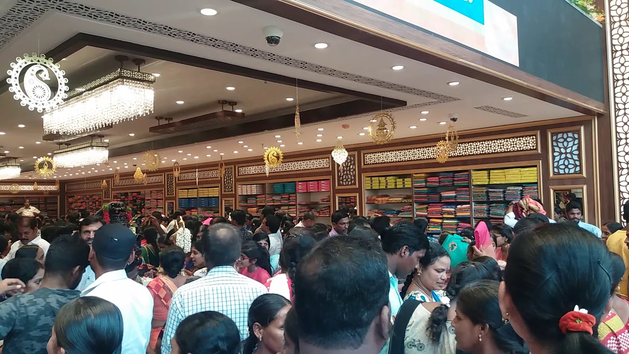 Chennai shopping mall grand opening by cine actress SAMANTHA in Siddipet