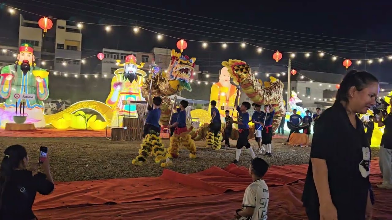 เชิดมังกร นักเรียนรัตนราษฎร์บำรุง เทศกาลโคมไฟบ้านโป่ง 2569