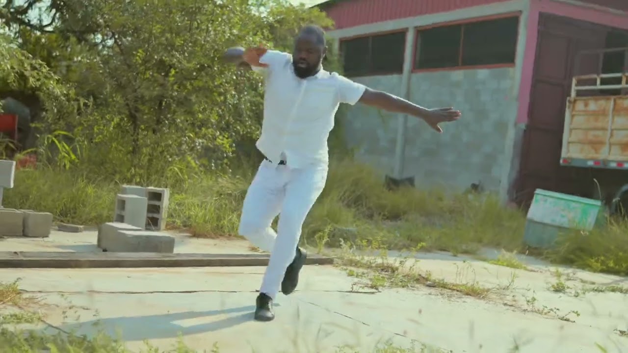 Vandro Poster a dançar ( Tiktok ) KUDURO 2022