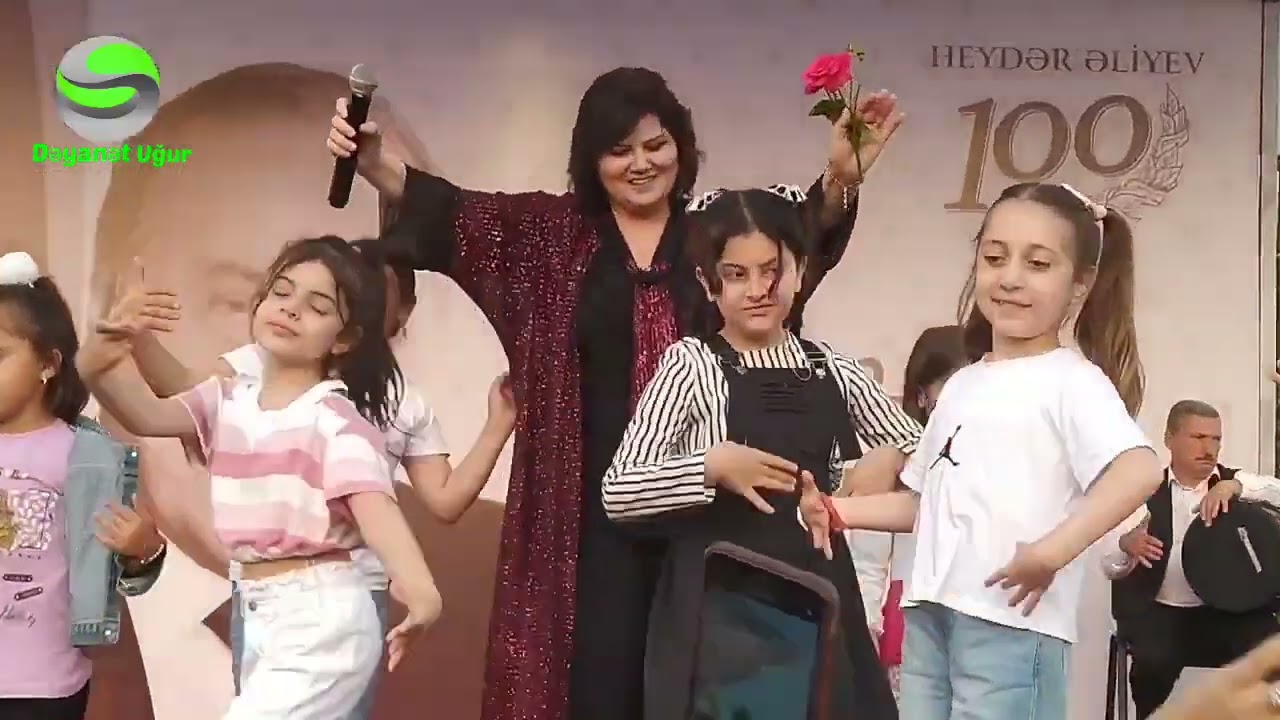 Aşıq Zülfiyyə Ağcabədidə böyük izdihamla qarşılanıb Agcabədidə konsert