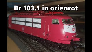 Piko 51675, Br 103.1 in orientrot und Lätzchen