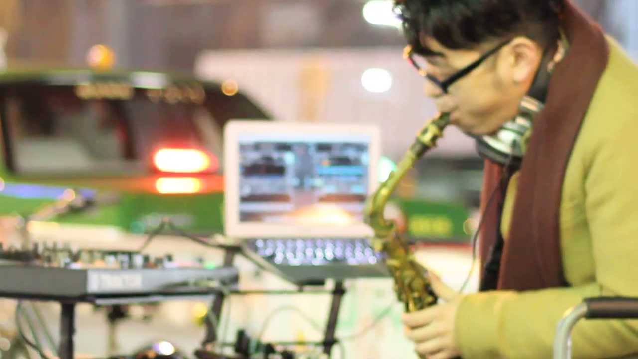Tokyo Electro Sax in front of Shinjuku Station :)