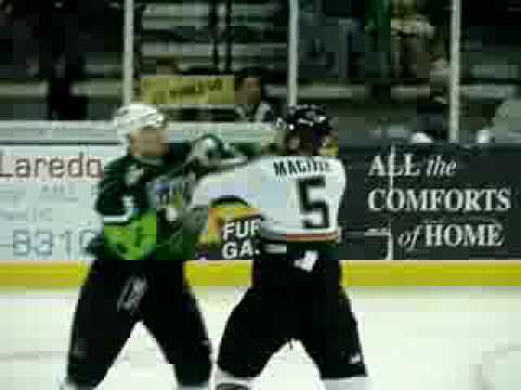 Doug MacIver vs. Kris Mallette (March 17th 2007) CHL