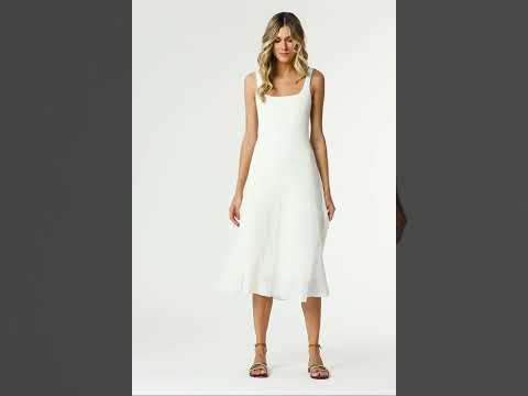 vestido midi evasê com losangos vazados melro