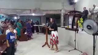 Ariane Loureiro-Louvando em Rio Bananal na Assembleia de Deus no dia 15-02-18