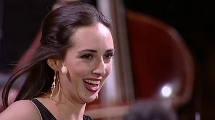 Una voce poco fa - Rossini - Cecelia Hall and Marc...