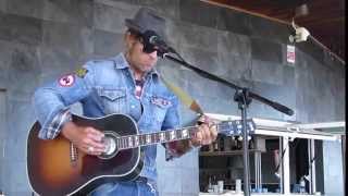 Chords for Southern man (Neil Young)