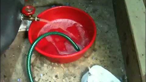 Draining the oil tank