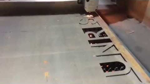 Gia công cắt laser kim loại chữ quảng cáo sắt 4 ly