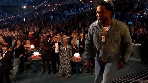 Kendrick Lamar wins 🏆 record of the year for 