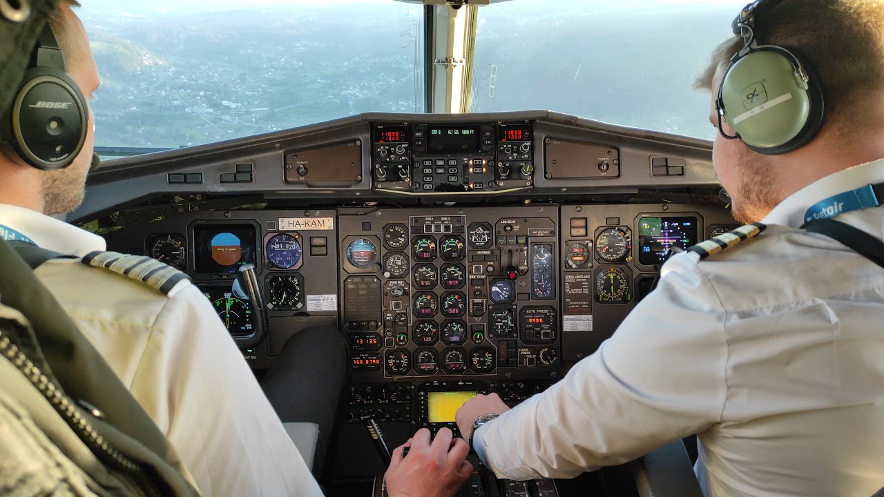ATR CARGO BEAUTIFUL LANDING AT VIGO SPAIN