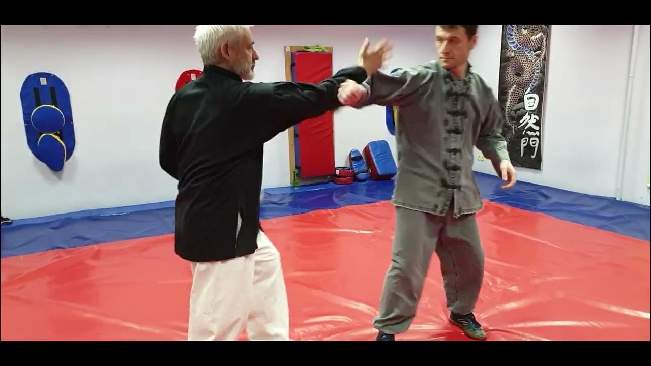 прямой удар кулаком ушу. ушу для самозащиты. самооборона ушу. ушу приемы самообороны. прямой удар кулаком ушу.