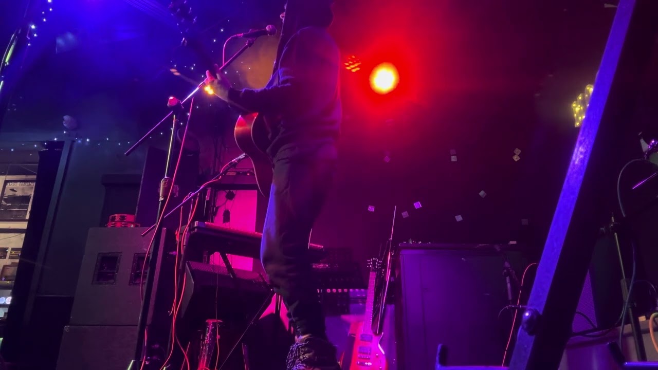 Breathing by Paulus Lute live @ Moon Bar Wellington